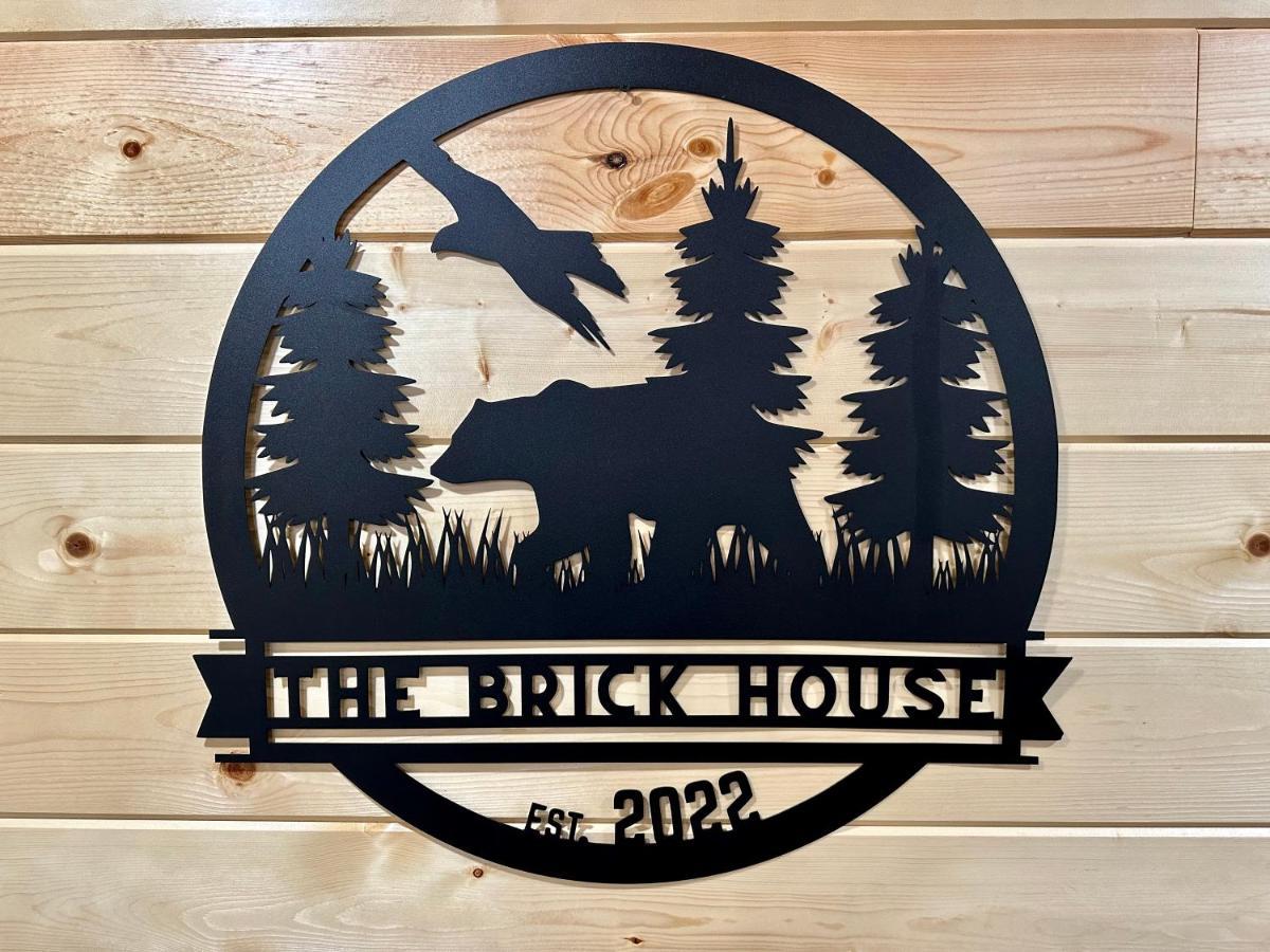 The Brick House: Brand New! 3 Bedroom Home With Private Driveway Пиджен-Фордж Экстерьер фото