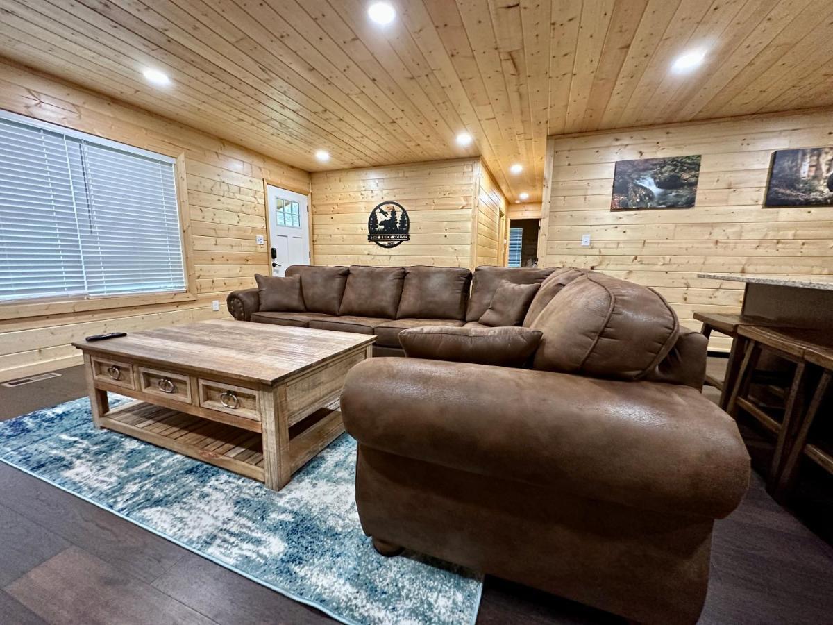 The Brick House: Brand New! 3 Bedroom Home With Private Driveway Пиджен-Фордж Экстерьер фото